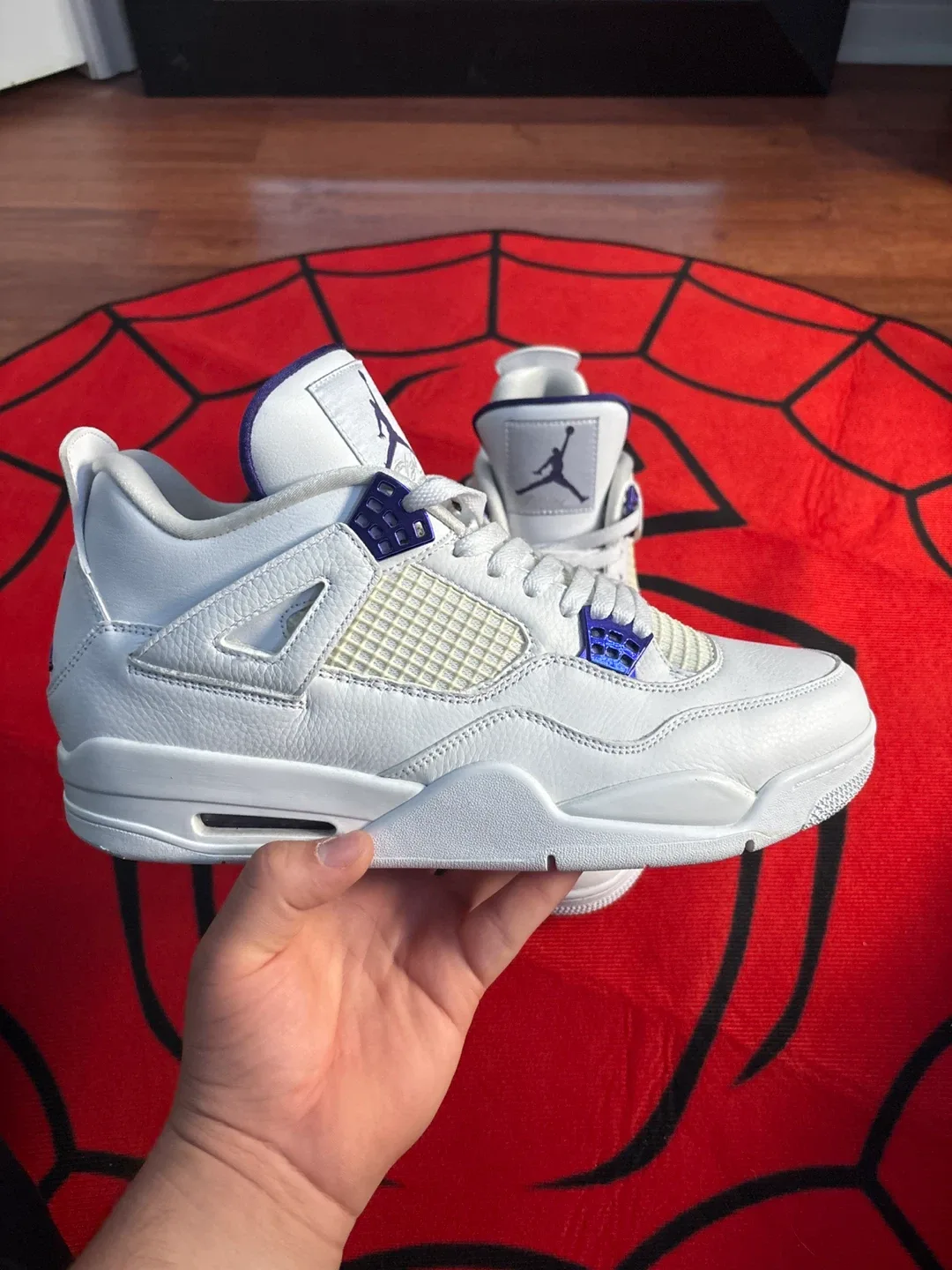 Air Jordan 4 Retro 'Metallic Purple' Sneakers Size 12 image indicator(6)