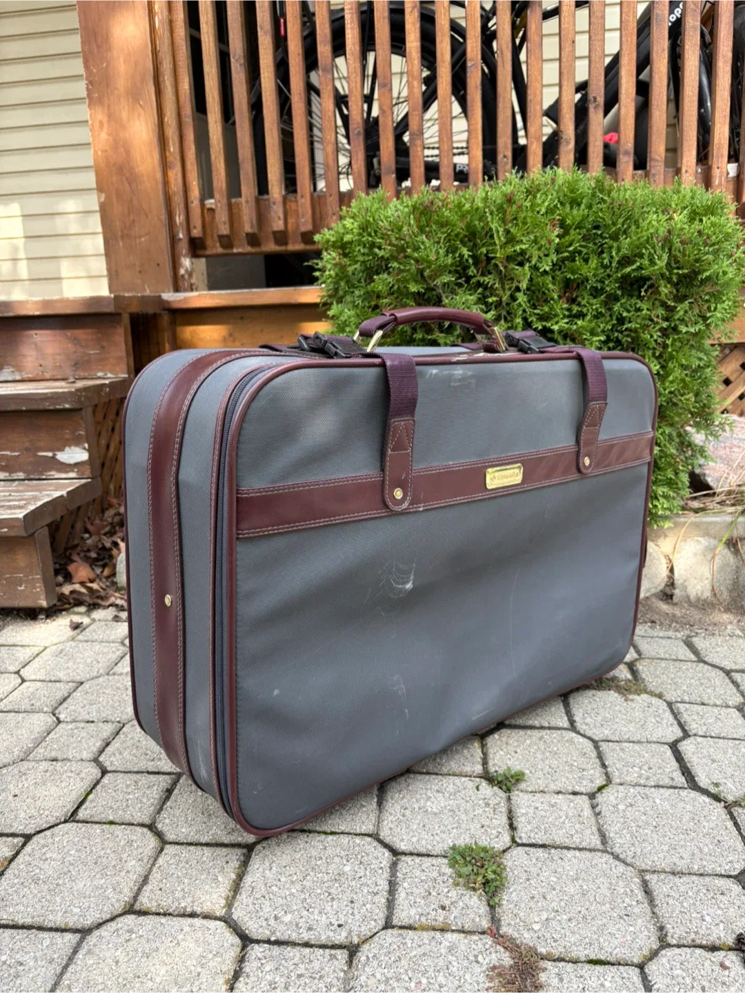 Vintage Samsonite Suitcase thumbnail