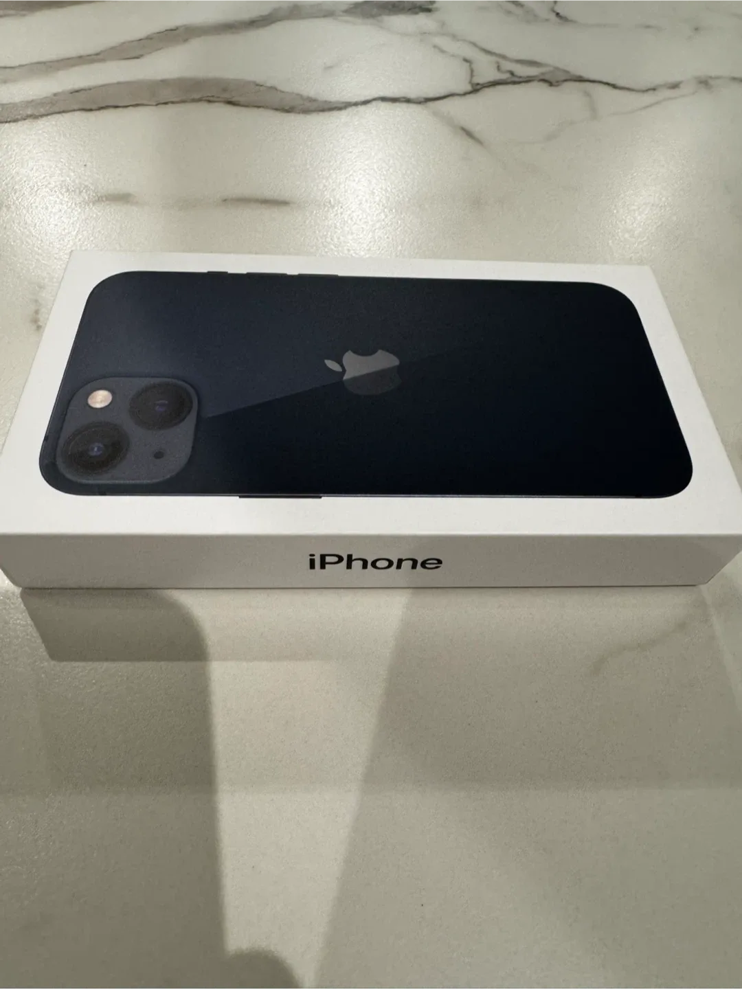 iPhone 13, 256 GB image indicator(6)