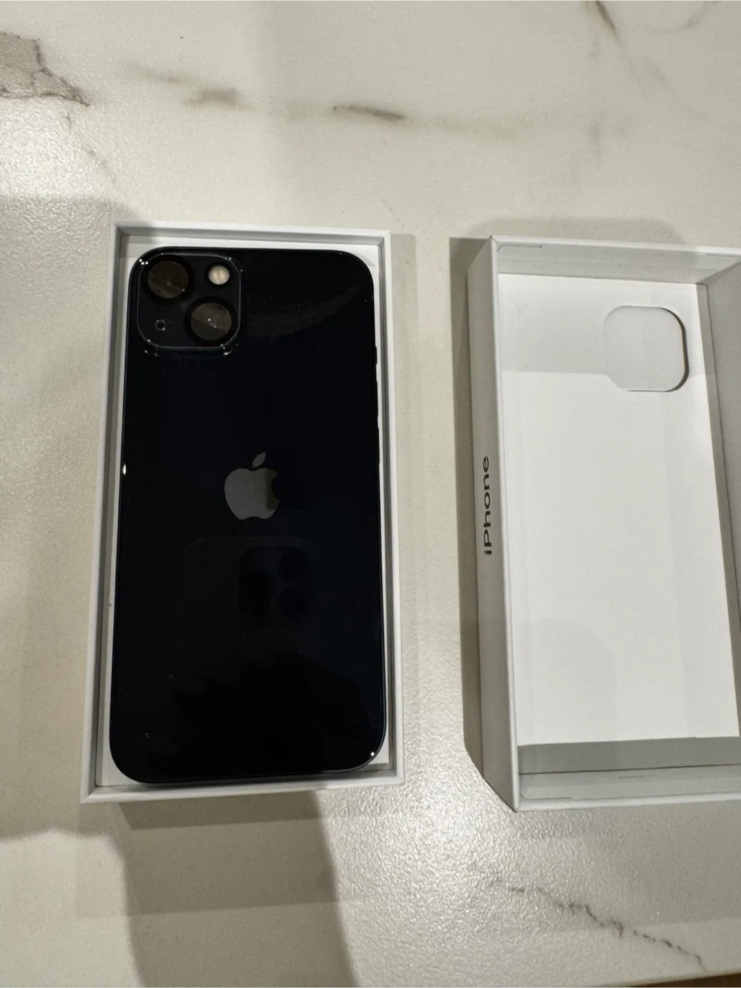 iPhone 13, 256 GB image indicator(8)