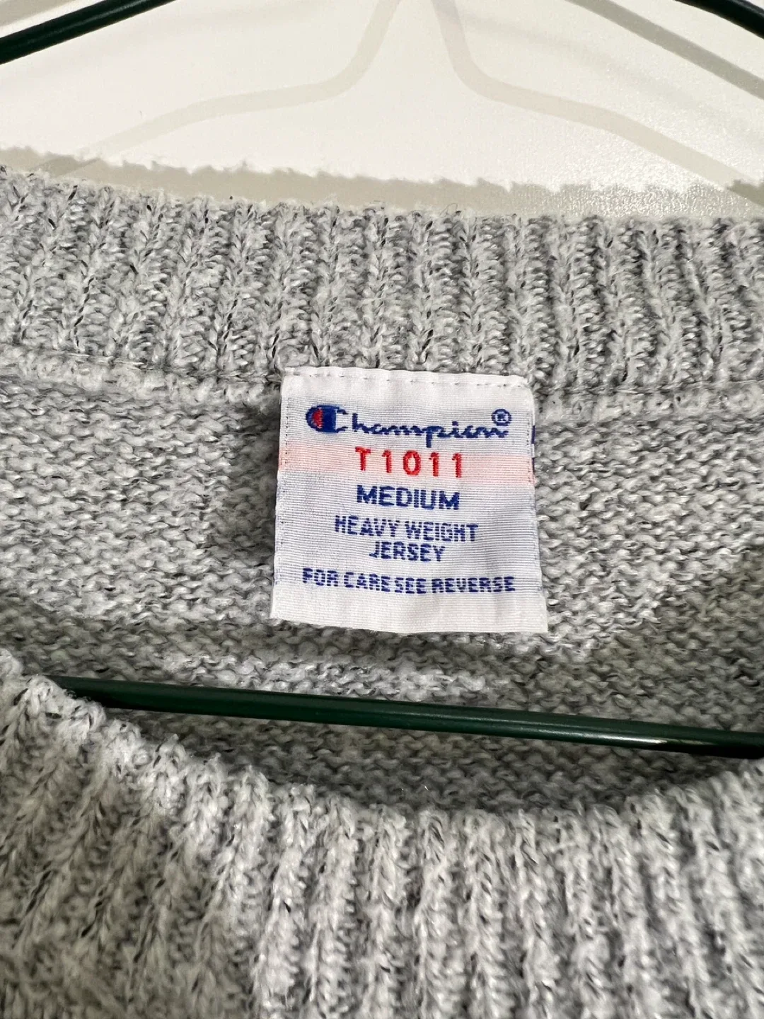 Champion Sweater - Medium image indicator(2)