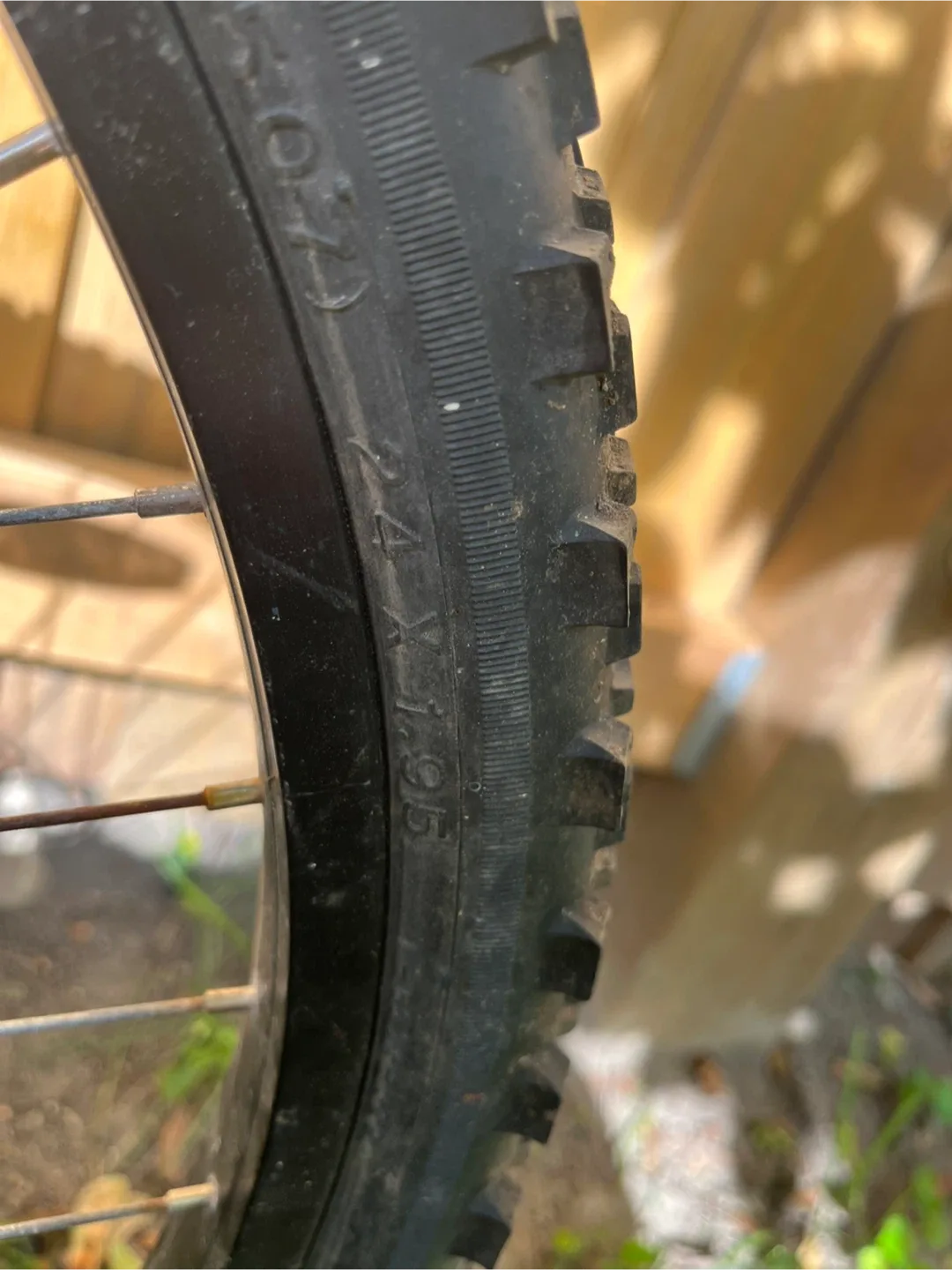 CCM White Alpine Mountain Bicycle - 24 inch image indicator(3)