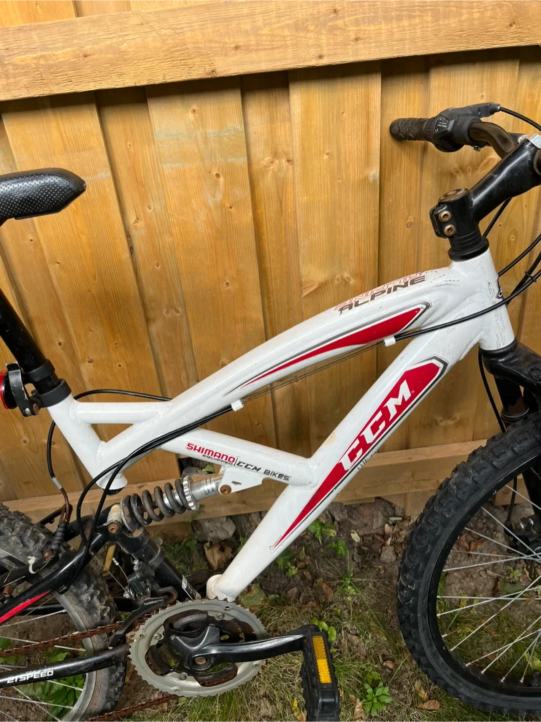 CCM White Alpine Mountain Bicycle - 24 inch image indicator(4)