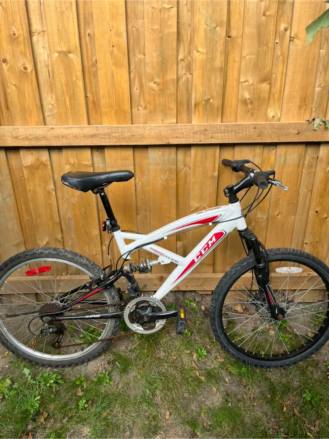 CCM White Alpine Mountain Bicycle - 24 inch image indicator(6)