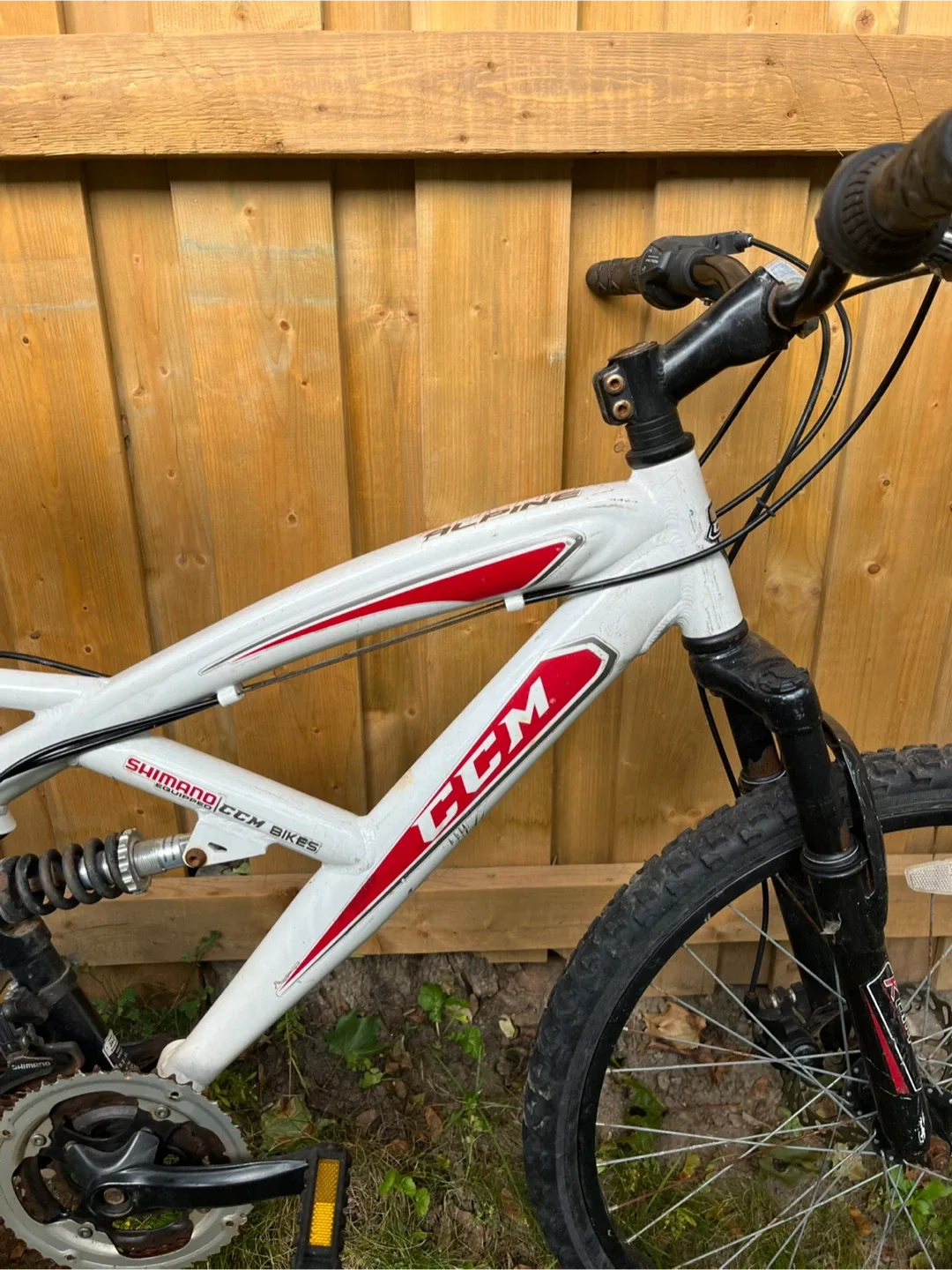 CCM White Alpine Mountain Bicycle - 24 inch image indicator(7)