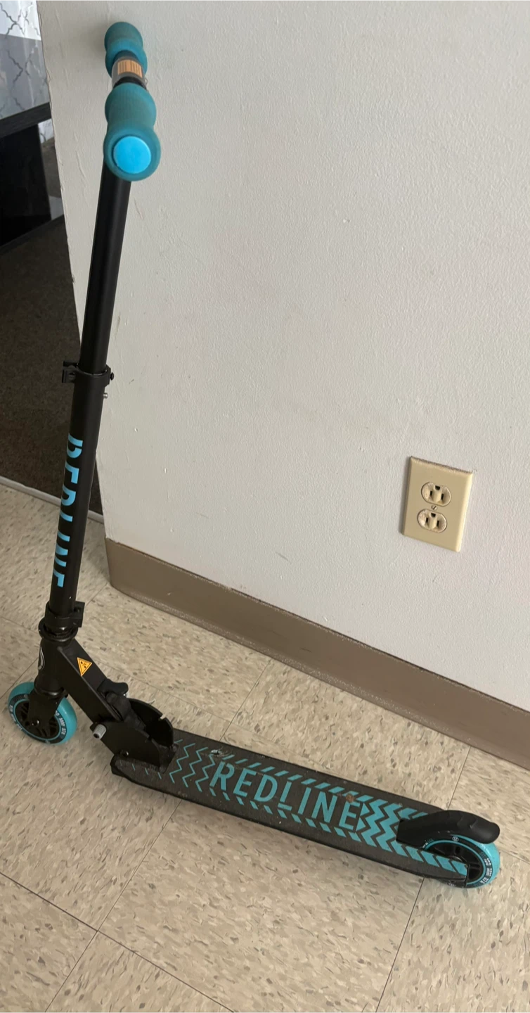 Redline Black and Teal Scooter - photo 2