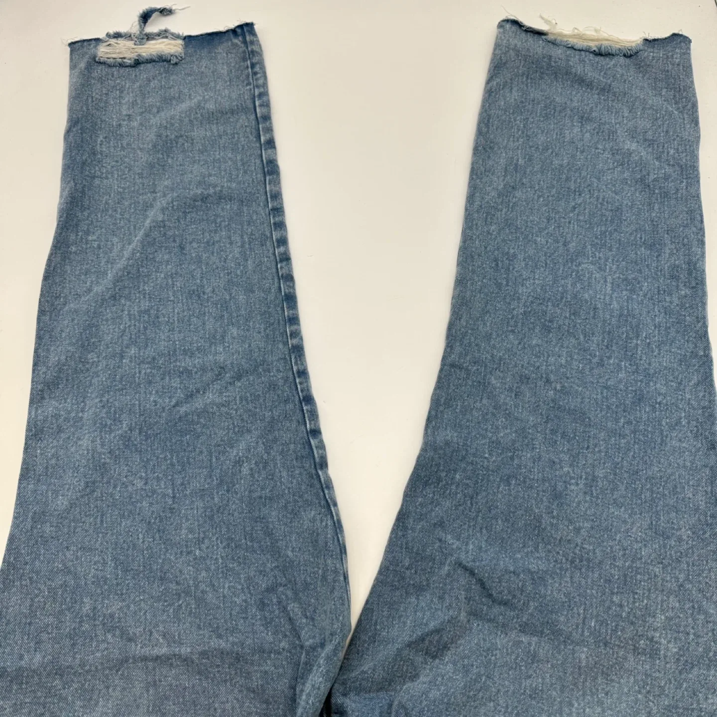 Aéropostale 90's Super High Rise Distressed Jeans Size 14 image indicator(6)
