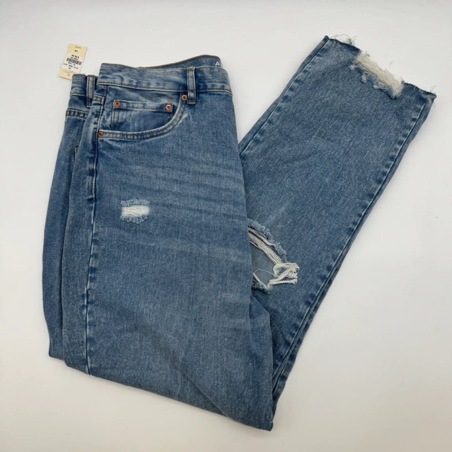 Aéropostale 90's Super High Rise Distressed Jeans Size 14 image indicator(2)