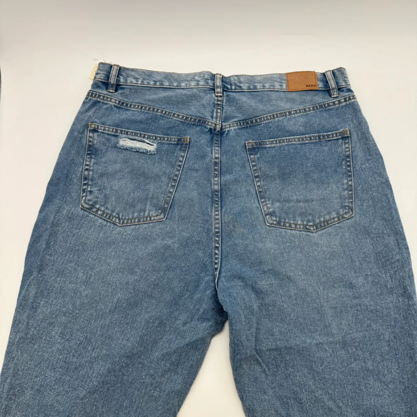 Aéropostale 90's Super High Rise Distressed Jeans Size 14 image indicator(5)