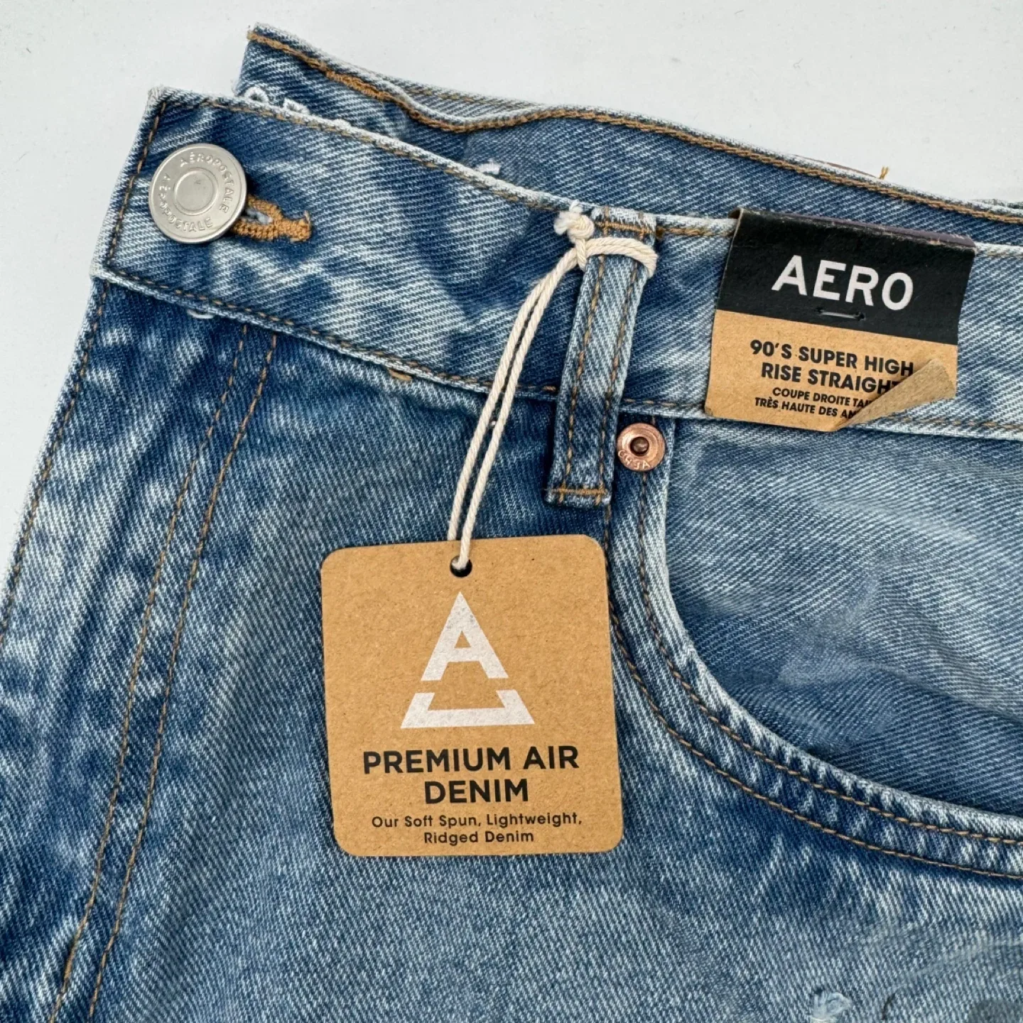 Aéropostale 90's Super High Rise Distressed Jeans Size 14 image indicator(3)