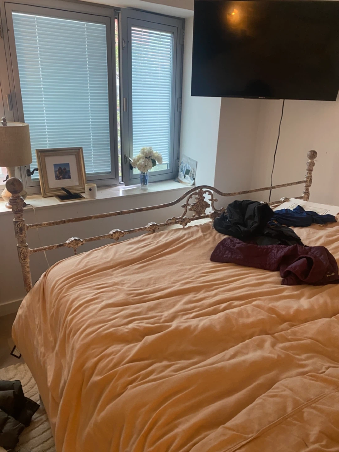 Vintage Style Iron Bed Frame (King) - photo 4