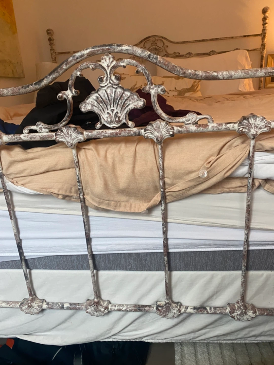 Vintage Style Iron Bed Frame (King)