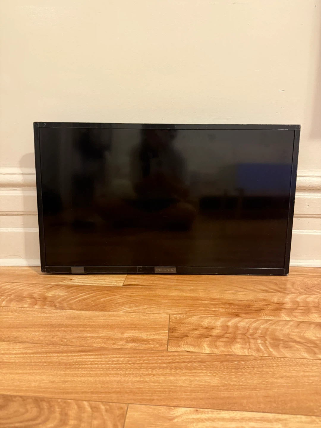 Insignia 32" Class F20 Series LED HD Smart Fire TV - photo 2