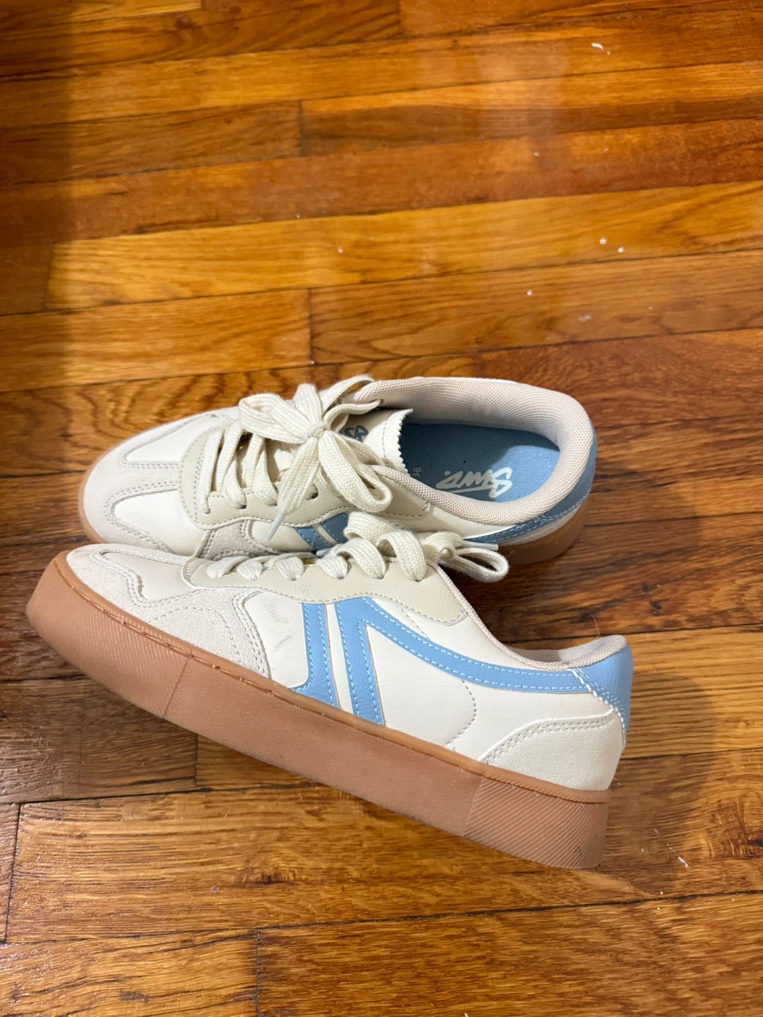 white & blue sneakers size 6 - photo 2