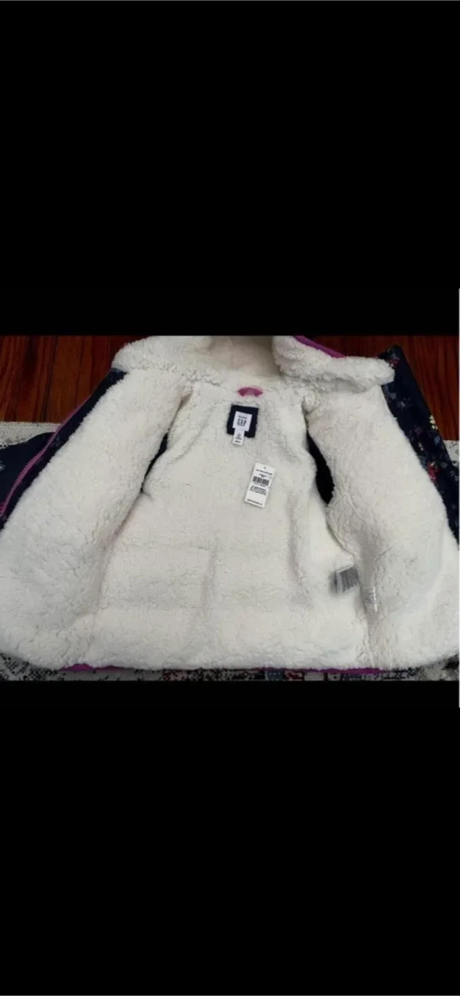 GAP Baby Girl's Floral Puffer Jacket Size 5 image indicator(3)