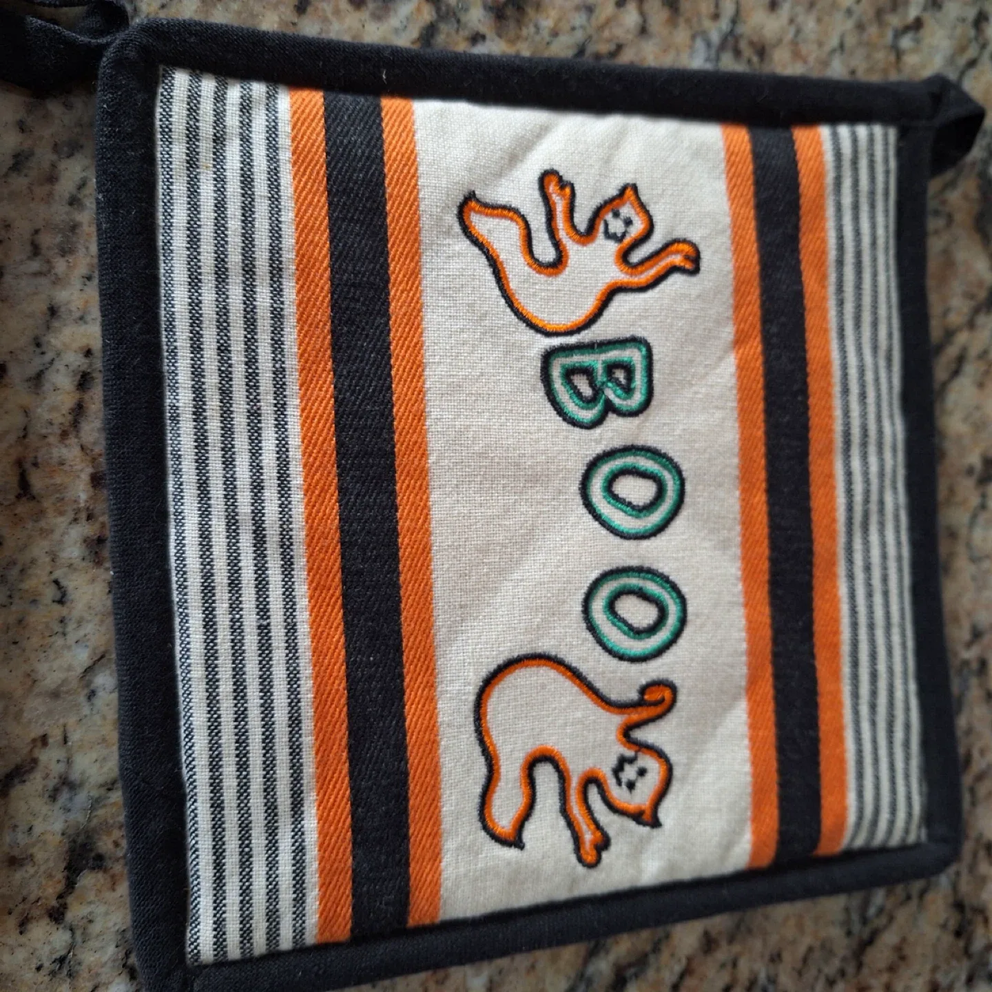 Halloween-Themed Potholders image indicator(2)