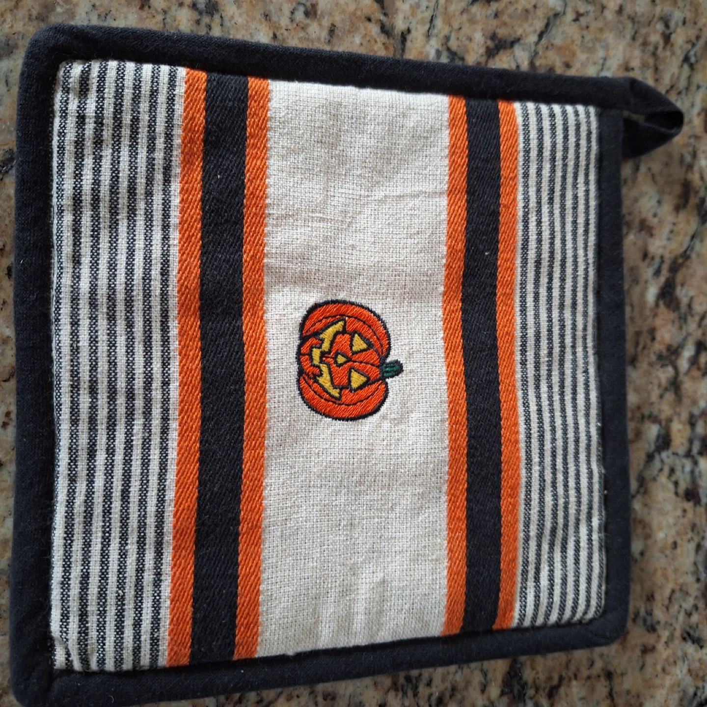Halloween-Themed Potholders - photo 5