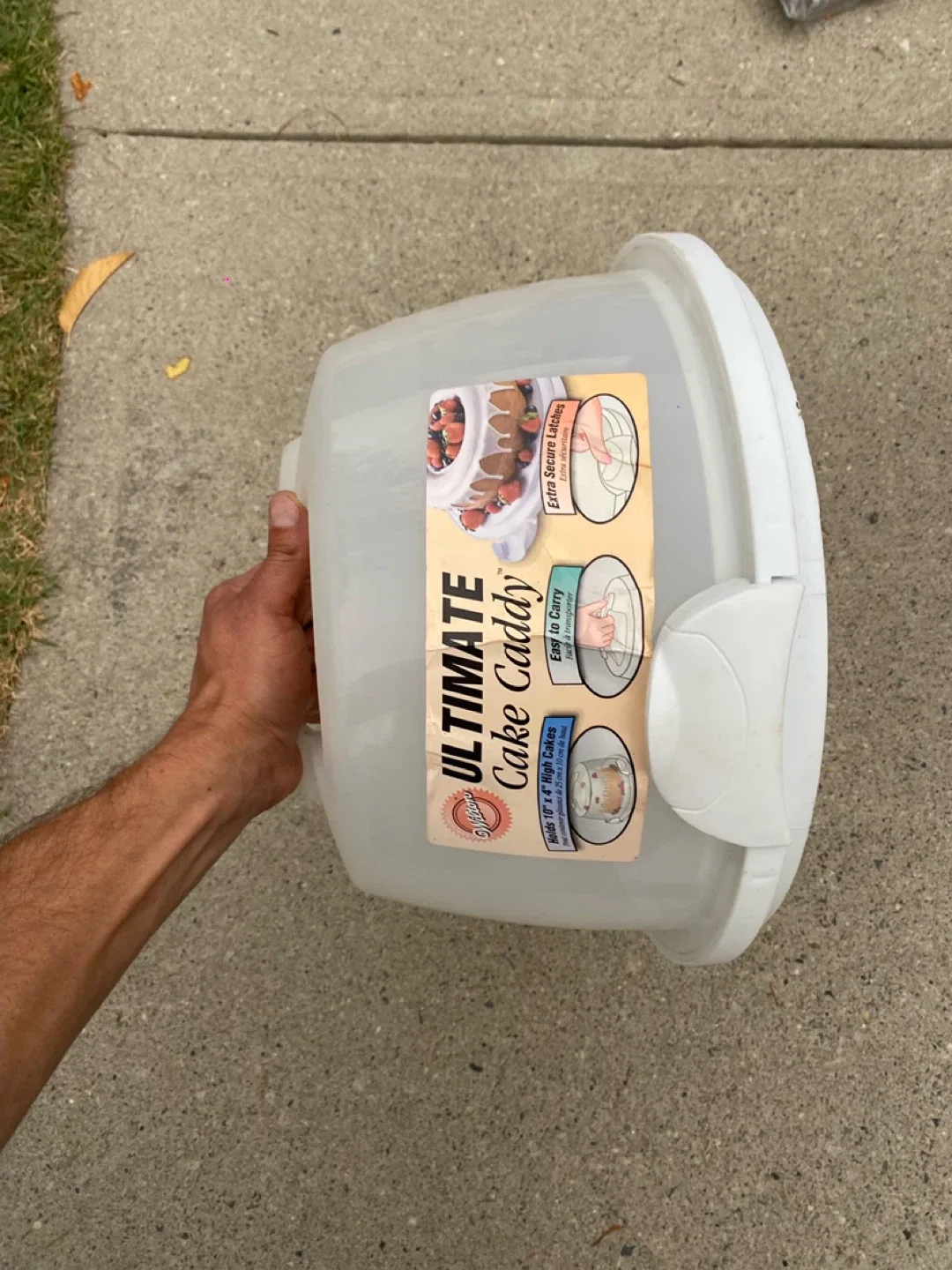 Wilton Ultimate Cake Caddy - home cooking & kitchen image indicator(2)