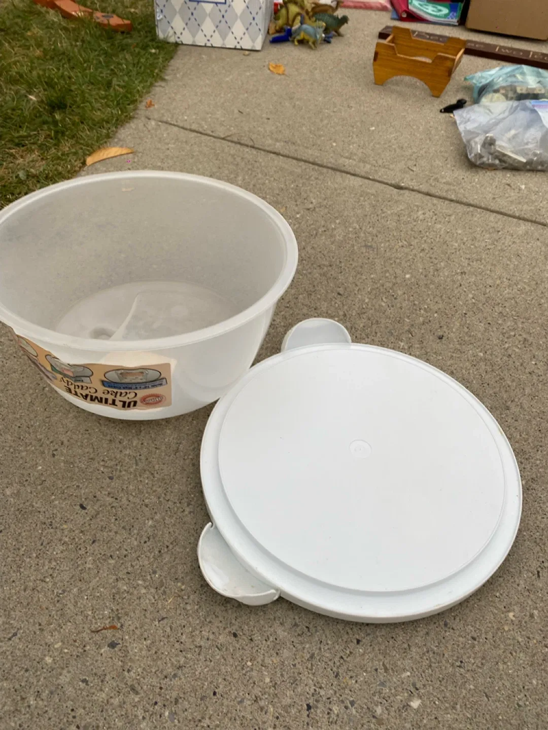 Wilton Ultimate Cake Caddy - home cooking & kitchen image indicator(4)