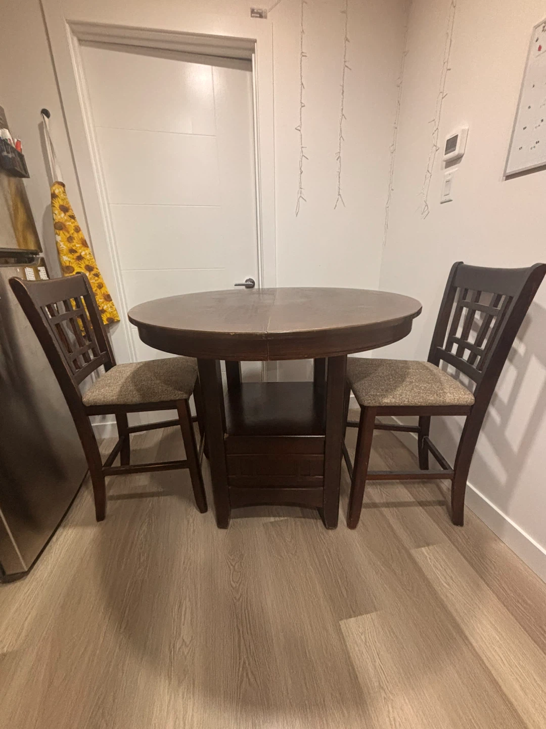 Dark Brown Round Dining Table with 4 Chairs