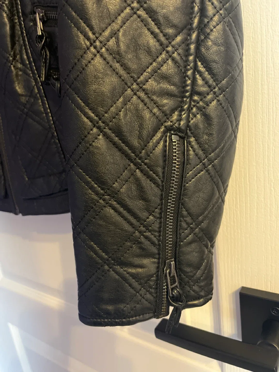 Cleo Black Quilted Leather Jacket XS image indicator(4)