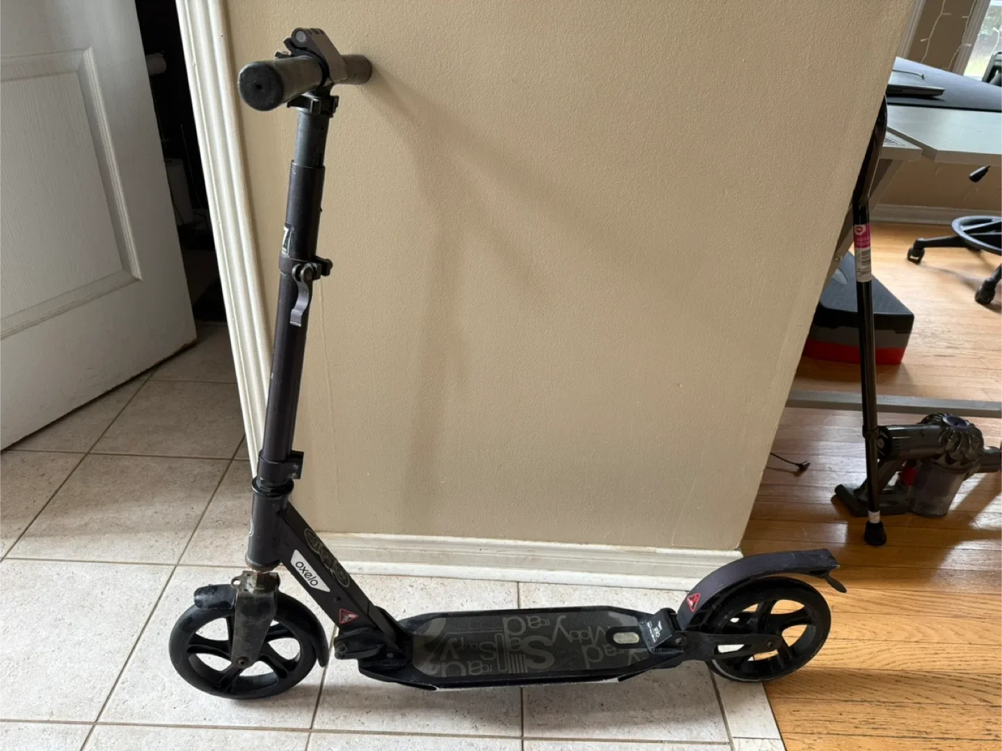 Oxelo Town 7 EF Scooter - Black image indicator(2)