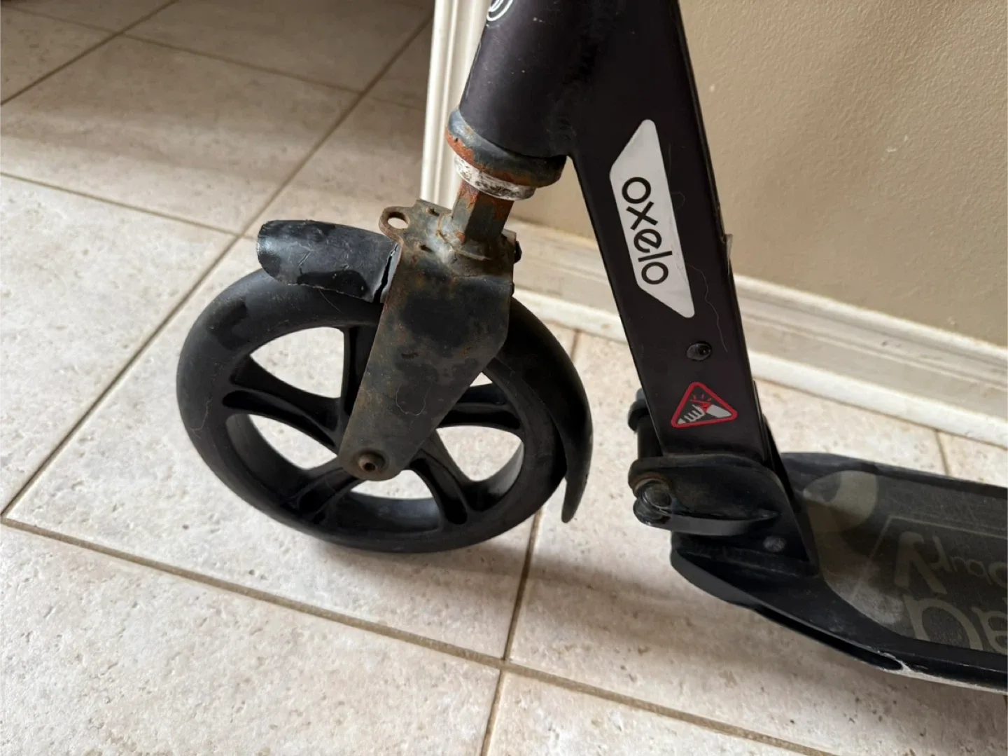 Oxelo Town 7 EF Scooter - Black image indicator(7)