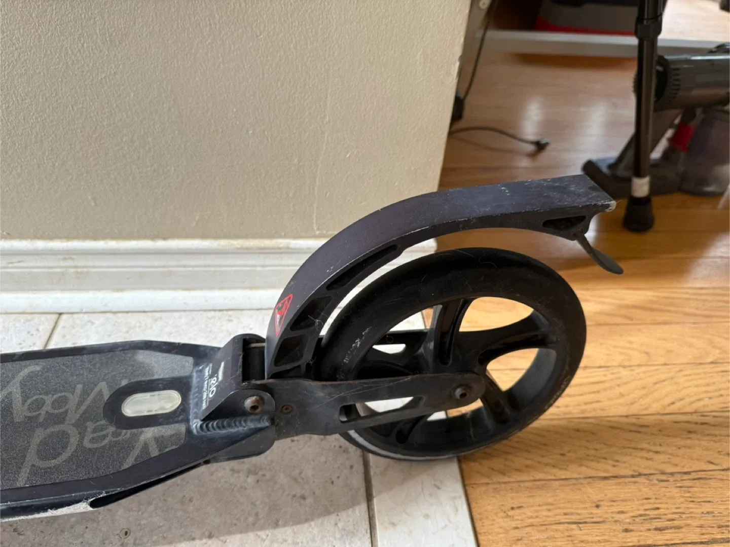 Oxelo Town 7 EF Scooter - Black image indicator(8)