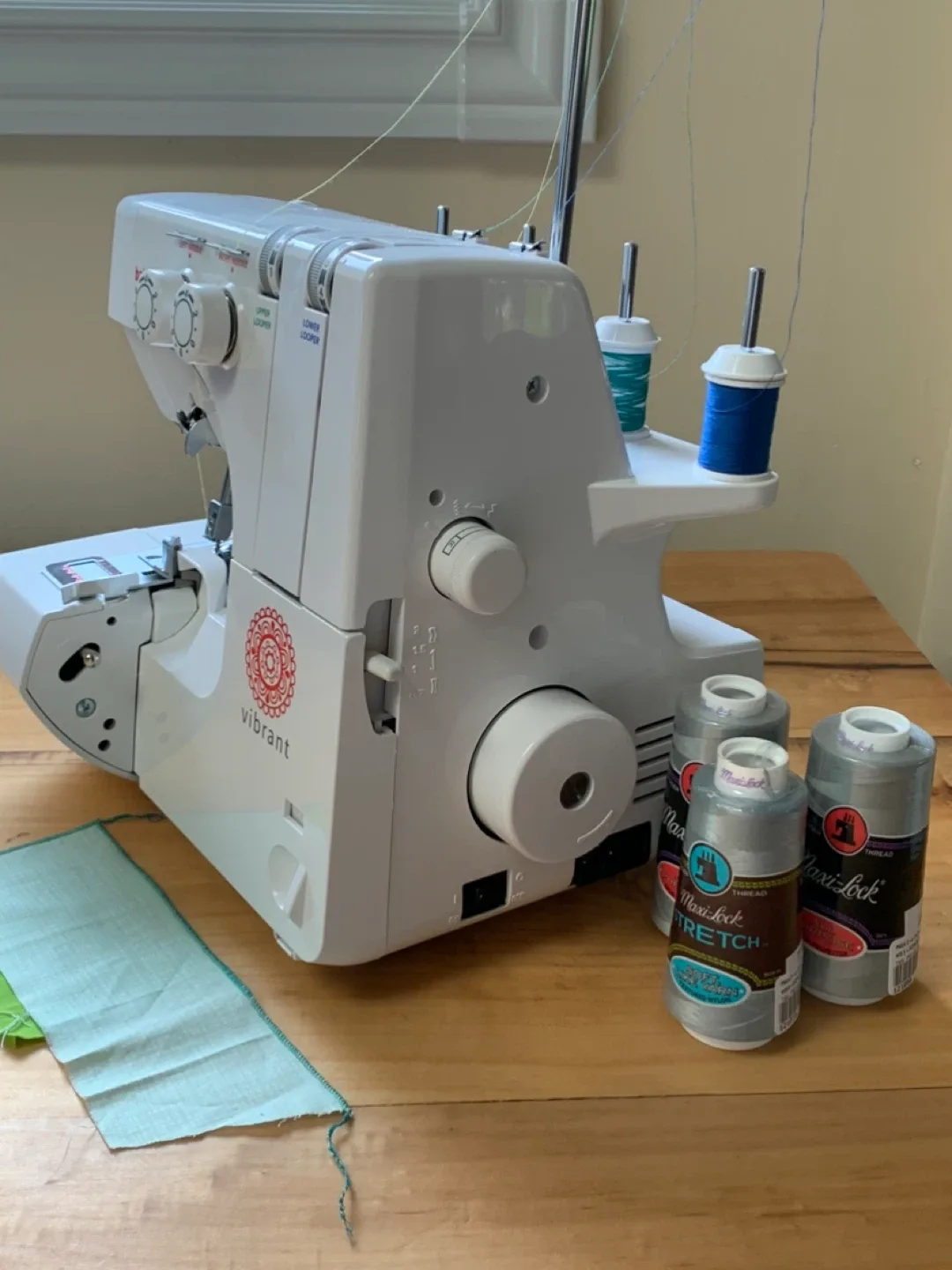 Baby Lock Vibrant BL460B Serger Sewing Machine image indicator(2)