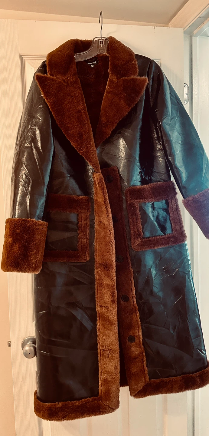 BRAND NEW Faux Fur Trimmed Coat - photo 2