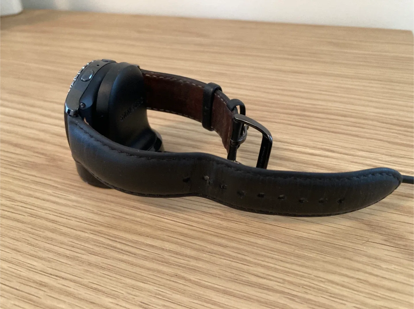 Samsung Gear S2 Smartwatch with Charger image indicator(2)