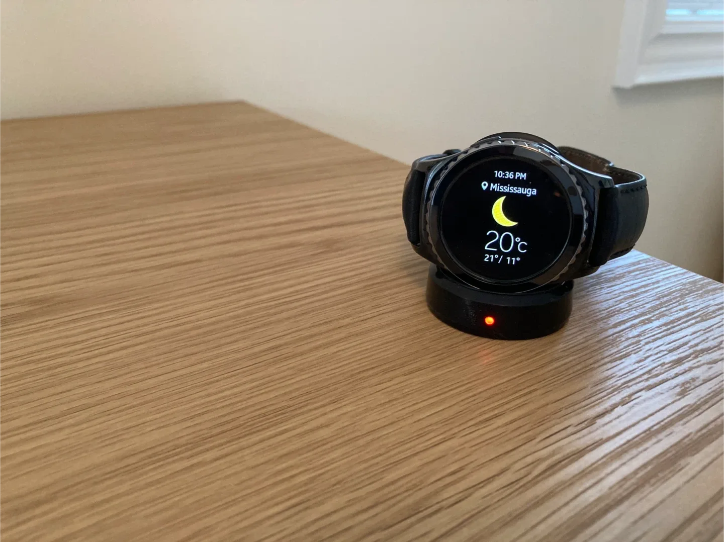 Samsung Gear S2 Smartwatch with Charger image indicator(3)