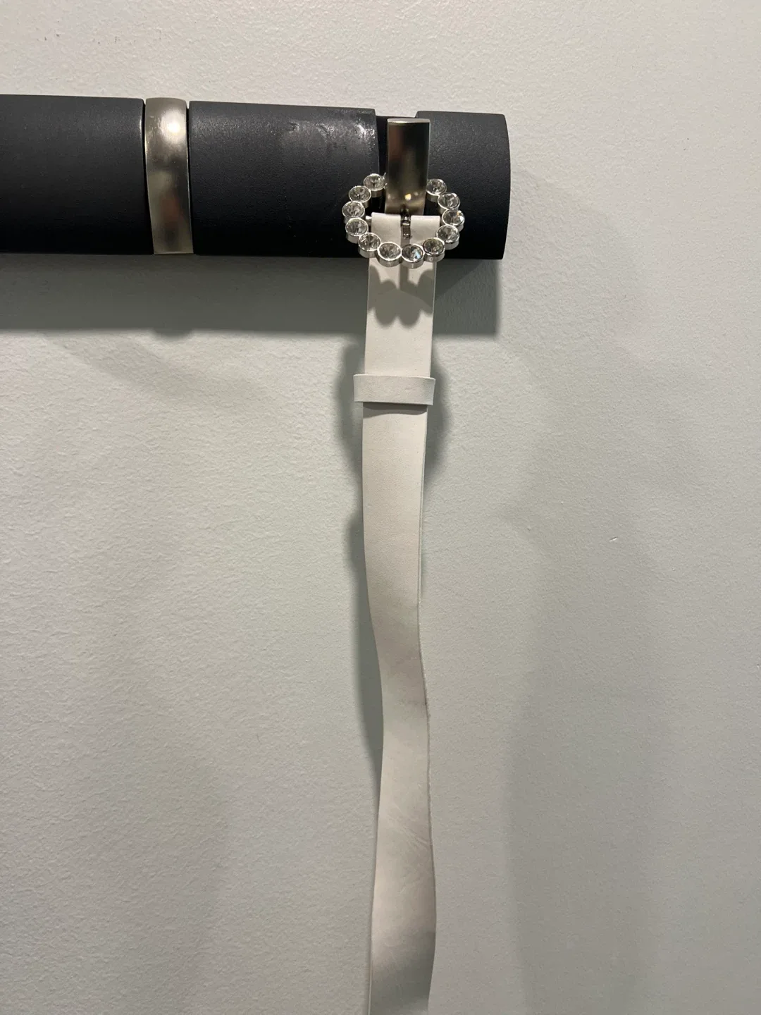 Gap White Leather Belt with Rhinestone Buckle - Size S/P