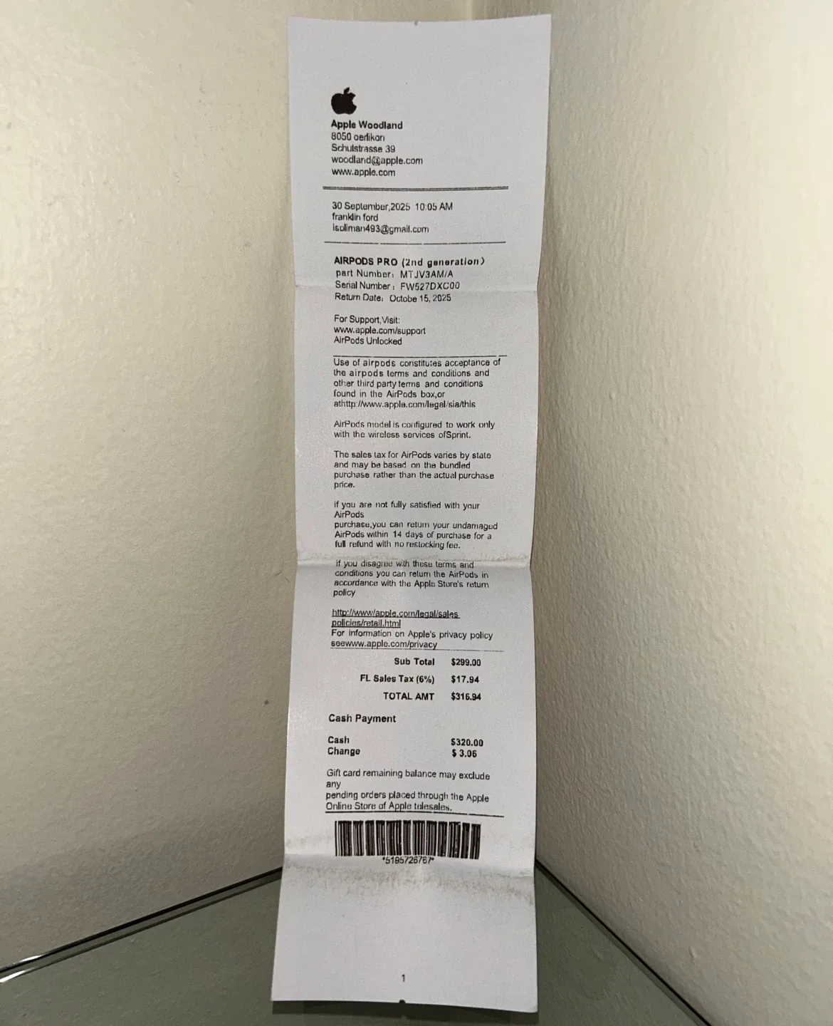 New Apple AirPods Pro (2nd Generation) with MagSafe image indicator(4)