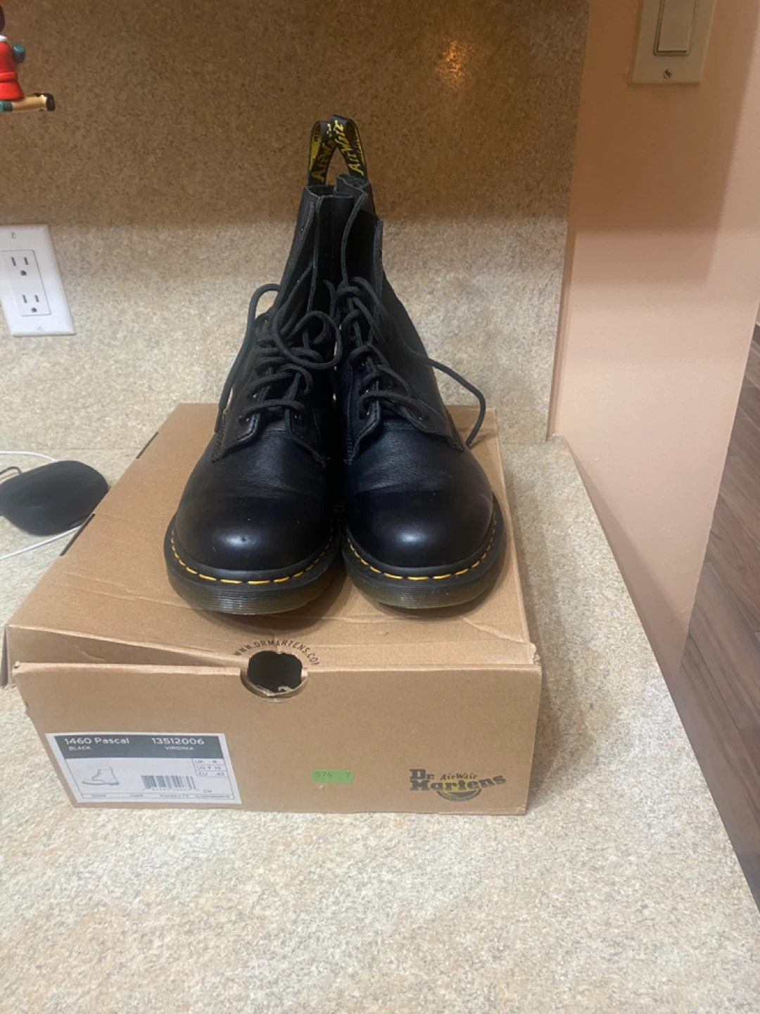 Dr Martens size 10 ladies - photo 4