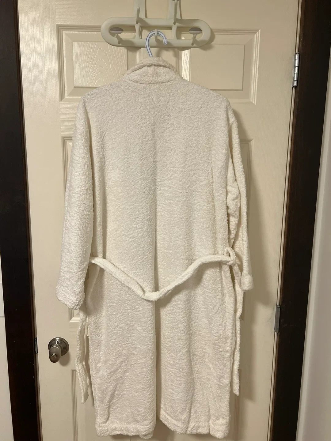 White Floral Robe image indicator(2)