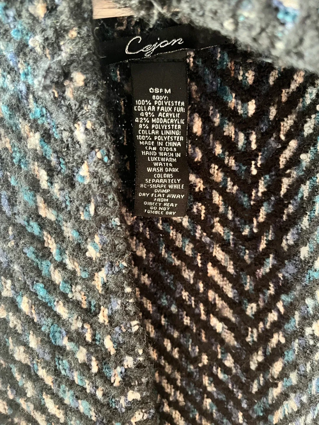 Tweed Cape/ Poncho with Faux Fur Collar image indicator(2)