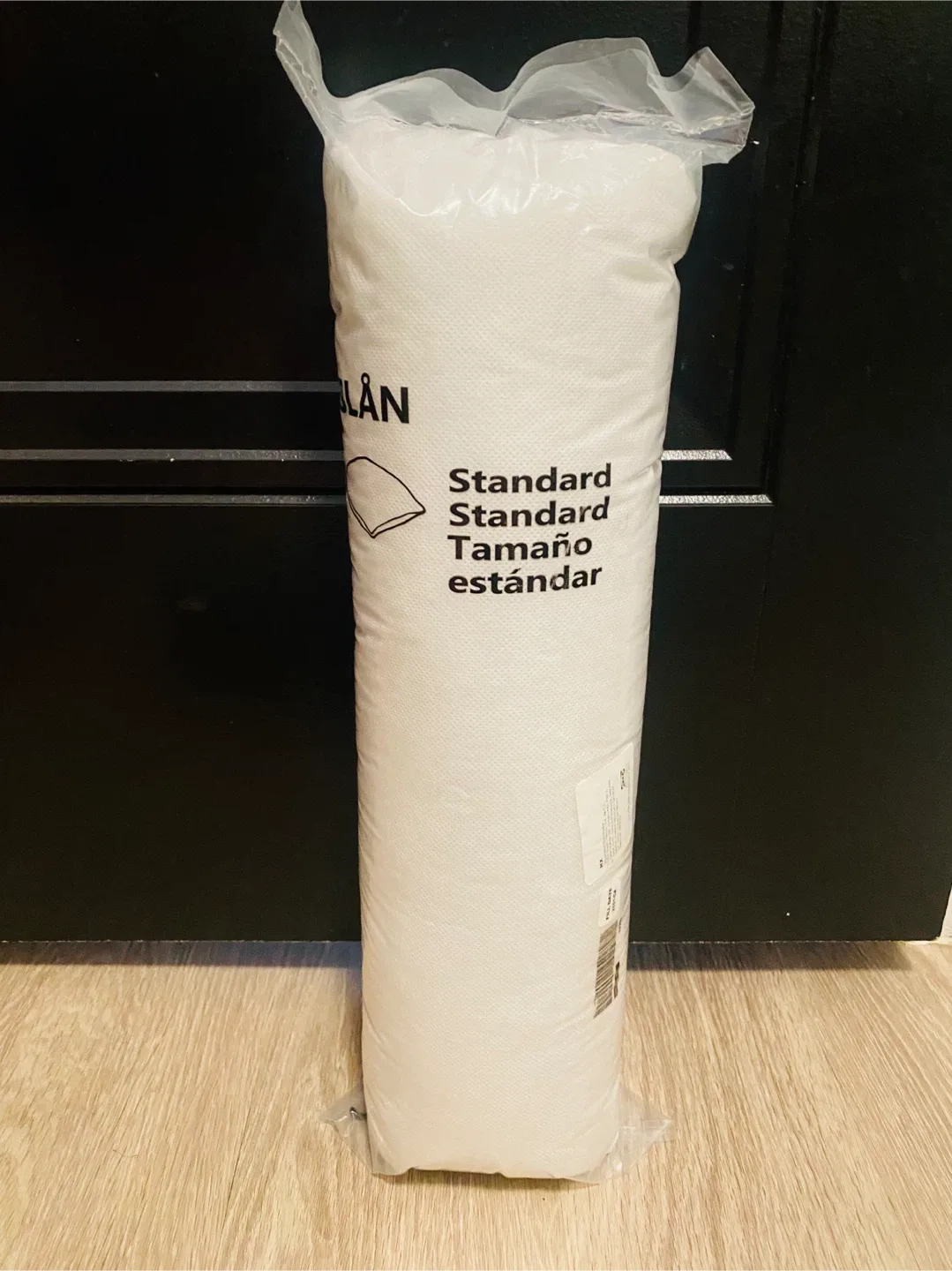 New IKEA SLÄN Standard Pillow 20x26 thumbnail