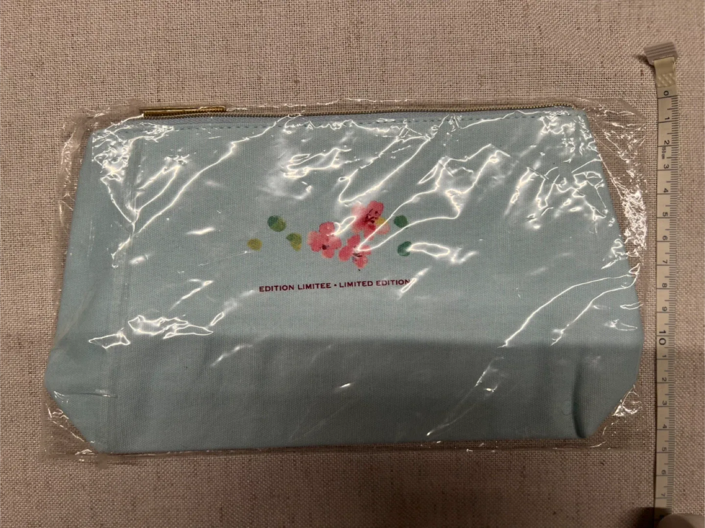 L'Occitane cosmetic bag- New in Package image indicator(4)