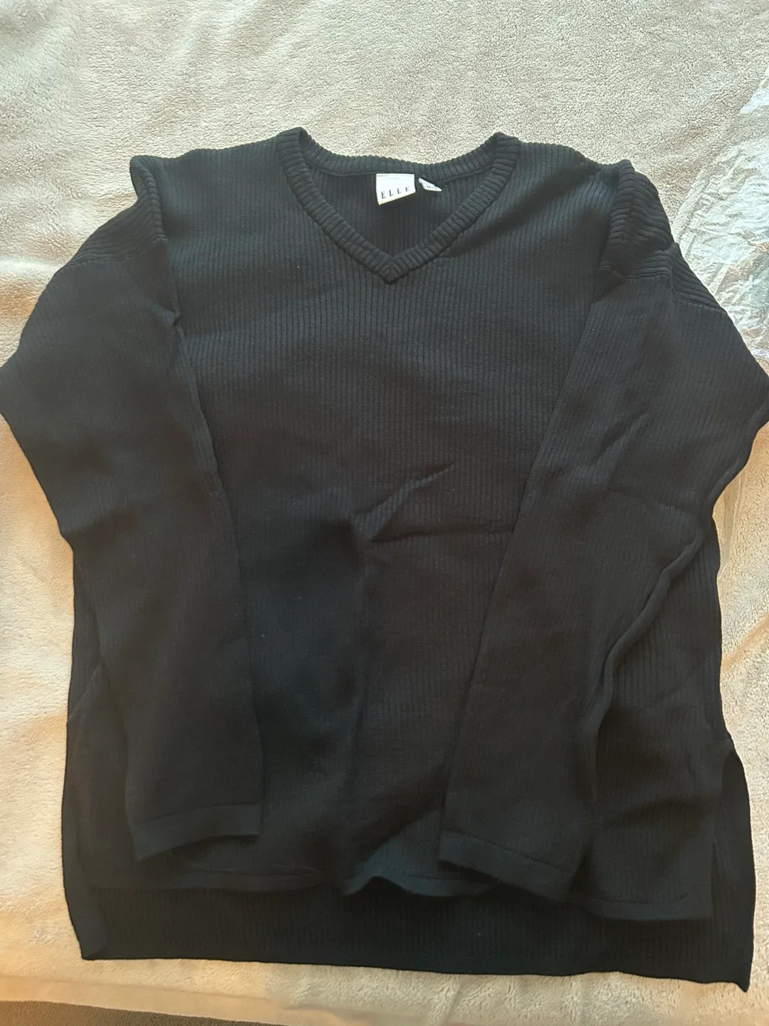 ELLE Black V-Neck Sweater - Size M