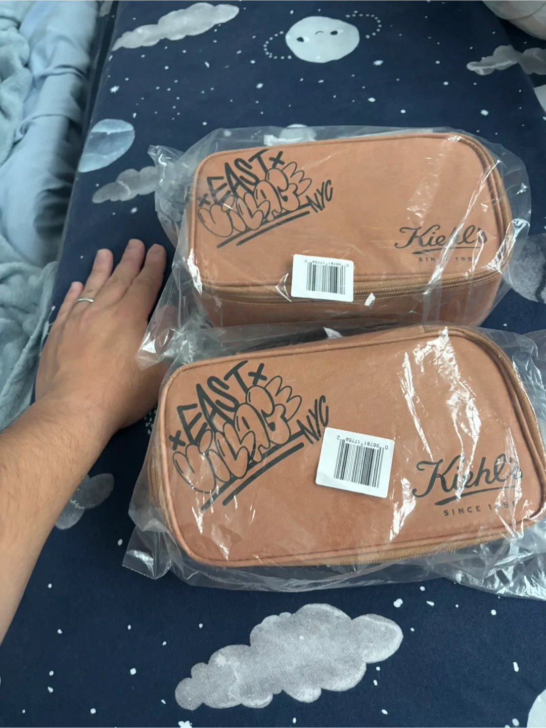 New Kiehl's East Village NYC Pouch Set image indicator(4)