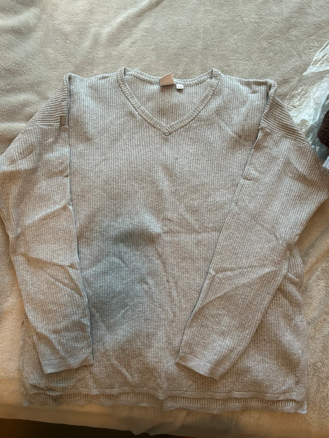 Elle Grey Ribbed V-Neck Sweater - L