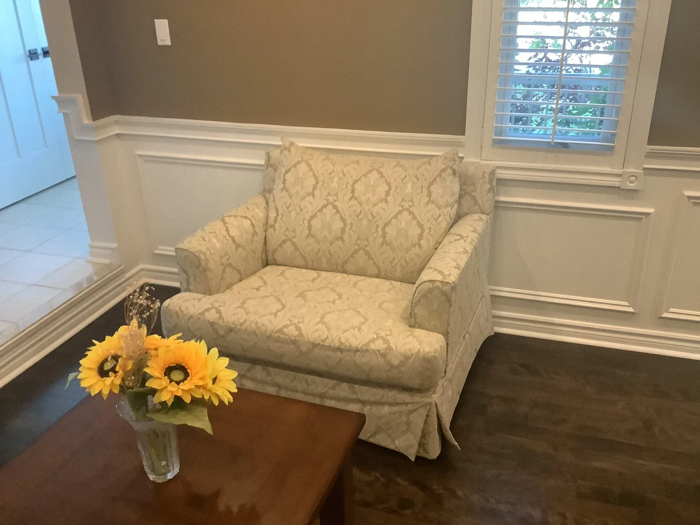 Floral Patterned Sofa Set image indicator(2)