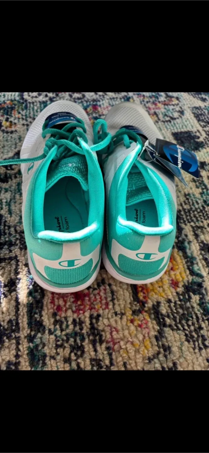 Champion Women's Memory Foam Breathable Sneakers Size 9.5 image indicator(3)