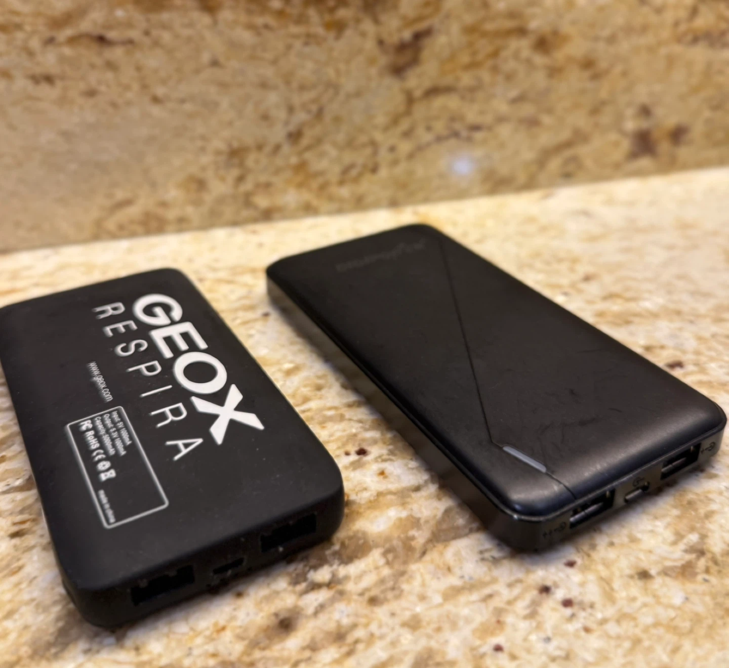 Geox Respira & Digipower Power Banks - photo 2