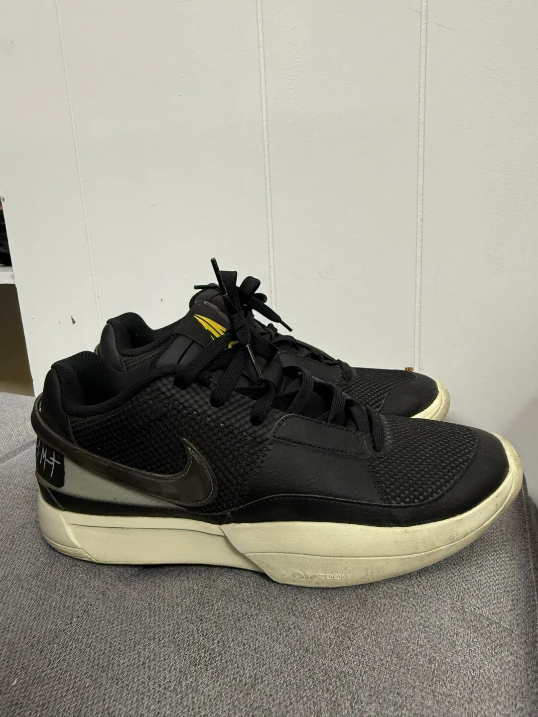 JA1 M+ Basketball Shoes Size US 9 image indicator(2)