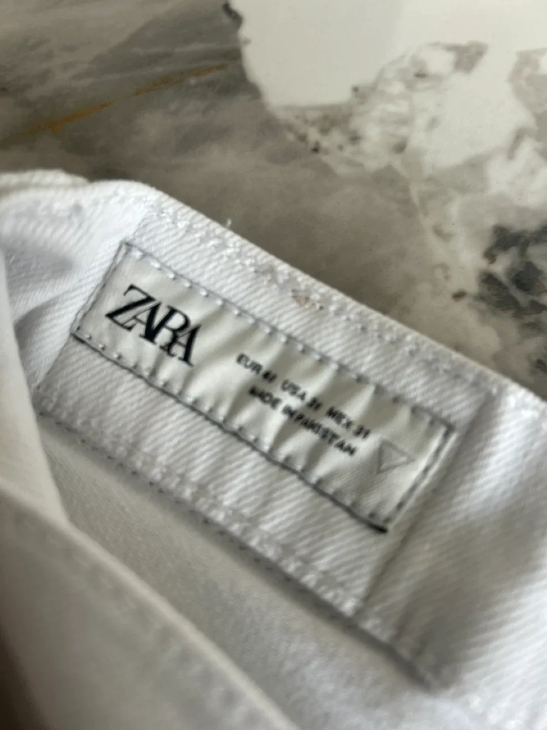 Zara White Denim Jeans - Size 31 thumbnail