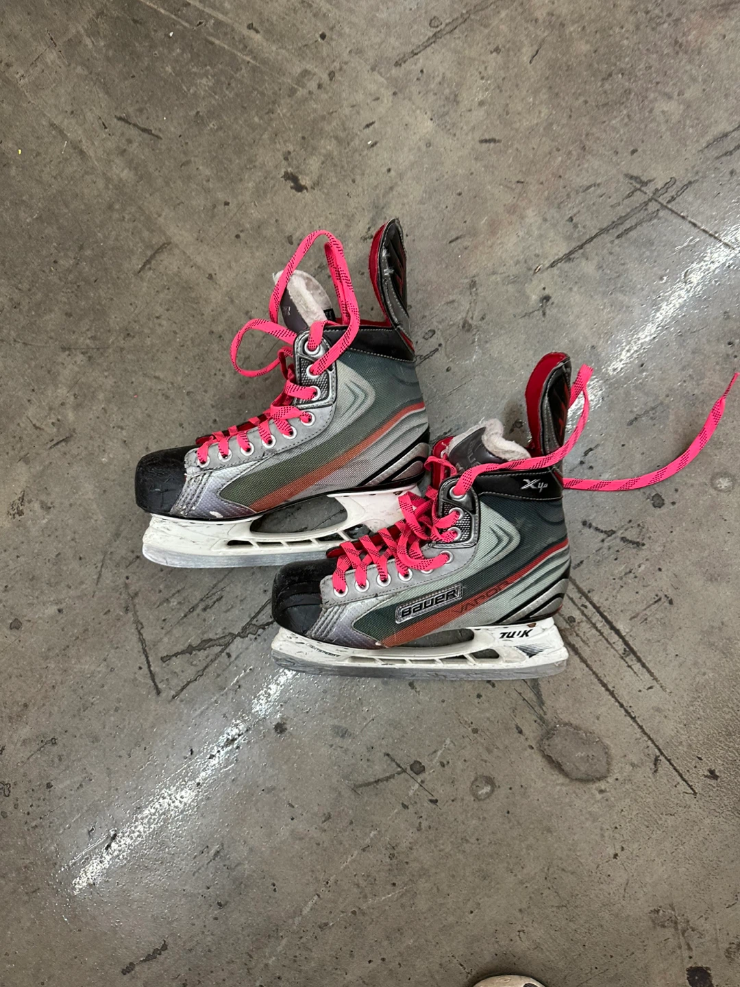 Bauer X4 Ice Skates, Size 5.5 US