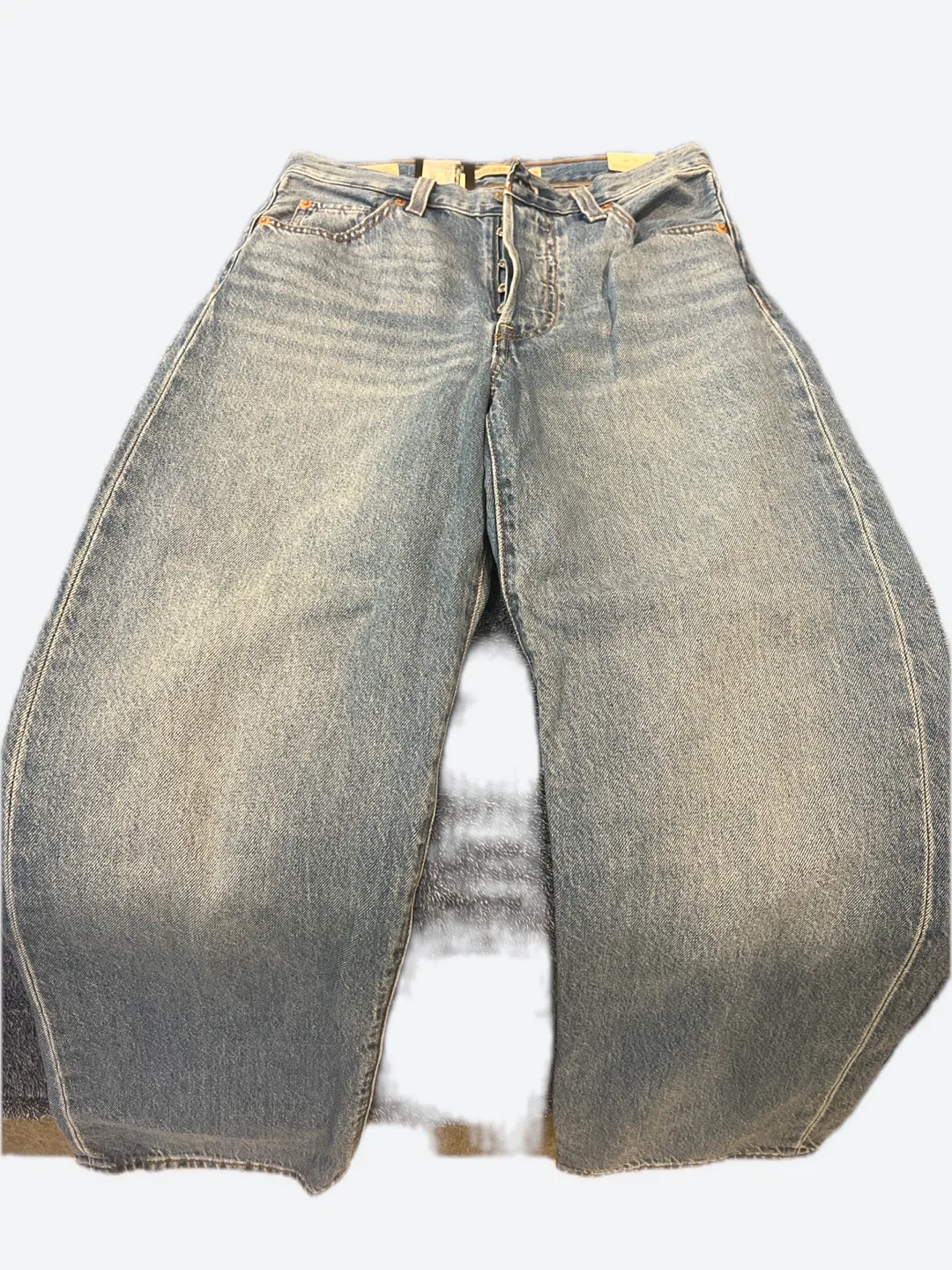 Levi's Ribcage Ankle Straight Jeans - Size 26 image indicator(3)