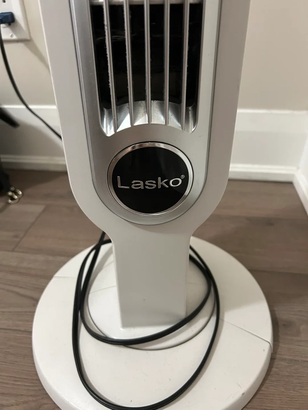 Lasko Tower Fan - White image indicator(2)